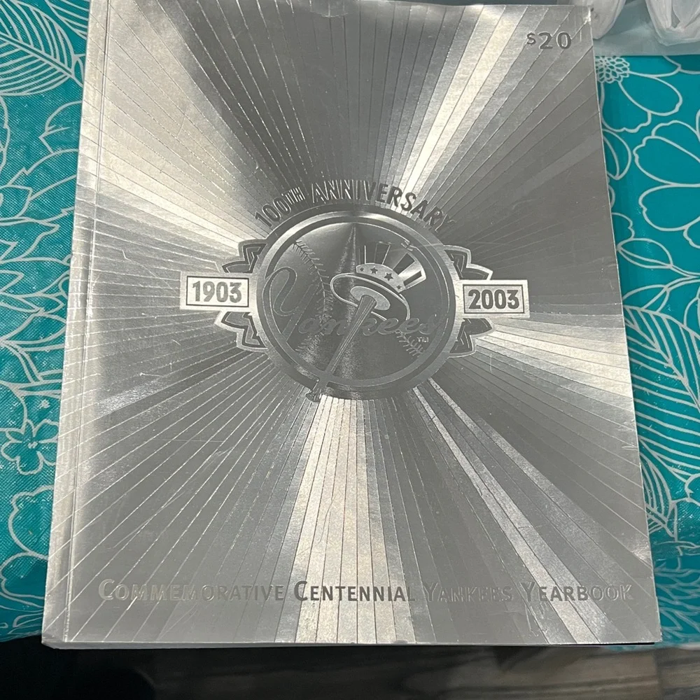 🔥⚾️ Vintage 2003 NEW YORK YANKEES MLB  Official Yearbook 100th Anniversary - EUC
